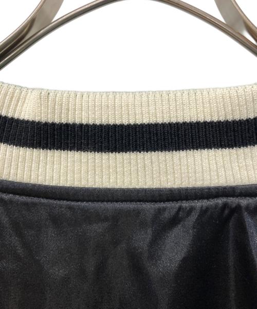 stussy（ステューシー）stussy (ステューシー) ドラゴン刺繍 リバーシブル サテン スカジャン ブラック×グリーン サイズ:Mの古着・服飾アイテム