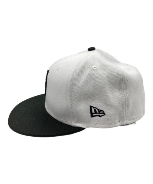 stussy（ステューシー）stussy (ステューシー) New Era (ニューエラ) ロゴキャップ ホワイトの古着・服飾アイテム