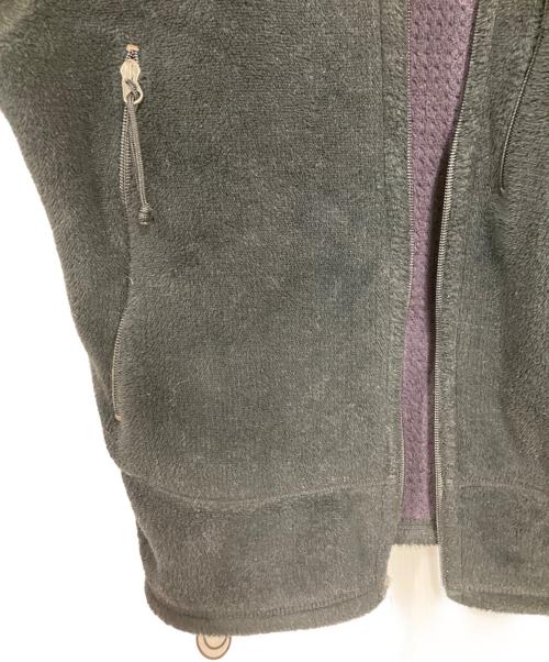 Patagonia（パタゴニア）Patagonia (パタゴニア) R4 fleece jacket L ブラック サイズ:Mの古着・服飾アイテム