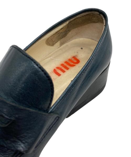 MIU MIU（ミュウミュウ）MIU MIU (ミュウミュウ) ポインテッドトゥローファー グリーン サイズ:23の古着・服飾アイテム