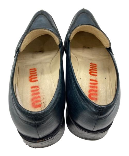 MIU MIU（ミュウミュウ）MIU MIU (ミュウミュウ) ポインテッドトゥローファー グリーン サイズ:23の古着・服飾アイテム