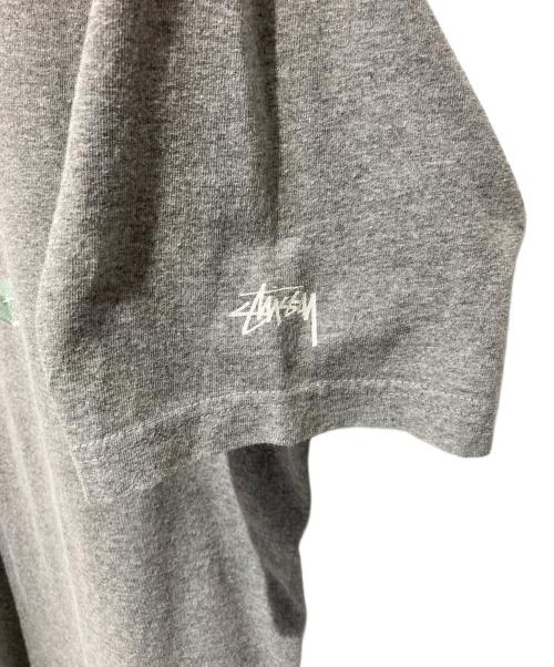 stussy（ステューシー）stussy (ステューシー) Grandmaster DJ/T-shirt グレー サイズ:Mediumの古着・服飾アイテム