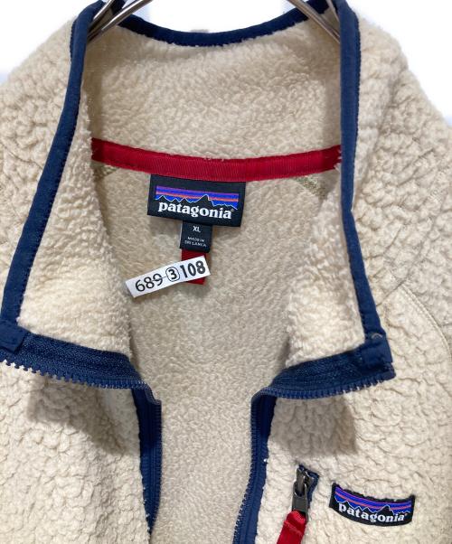 Patagonia（パタゴニア）Patagonia (パタゴニア) RETORO PILE JACKET ベージュ×ネイビー サイズ:XLの古着・服飾アイテム
