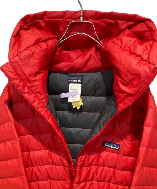 Patagonia（パタゴニア）Patagonia (パタゴニア) ダウンセーターフーディ レッド サイズ:Ｌの古着・服飾アイテム