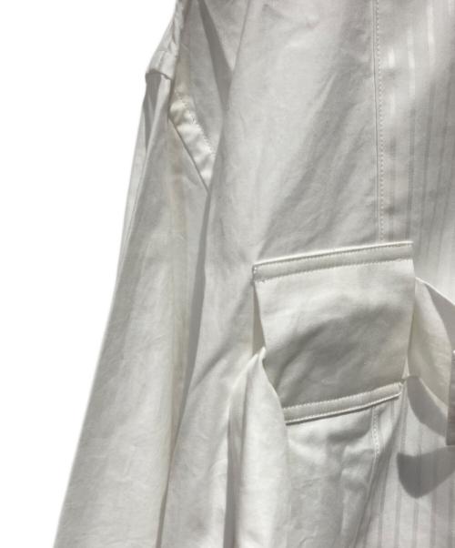 TAKAHIROMIYASHITA TheSoloIst.（タカヒロミヤシタ ザソロイスト）TAKAHIROMIYASHITA TheSoloIst. (タカヒロミヤシタ ザソロイスト) band collar strapped medical shirt ホワイト サイズ:46の古着・服飾アイテム