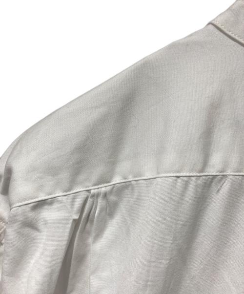 TAKAHIROMIYASHITA TheSoloIst.（タカヒロミヤシタ ザソロイスト）TAKAHIROMIYASHITA TheSoloIst. (タカヒロミヤシタ ザソロイスト) band collar strapped medical shirt ホワイト サイズ:46の古着・服飾アイテム