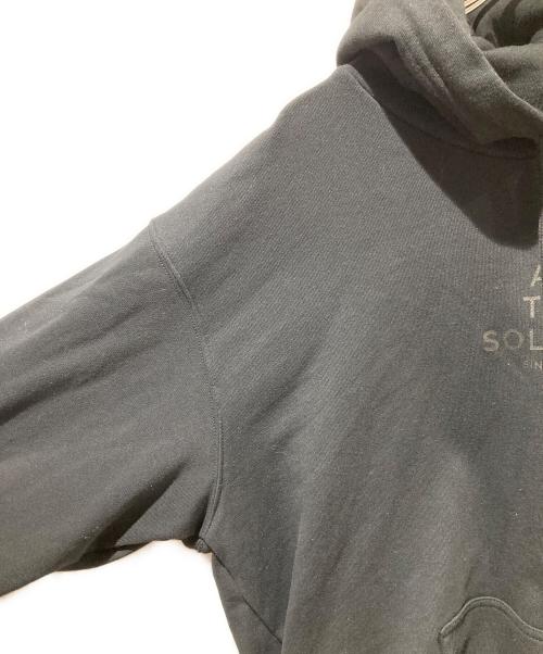 TAKAHIROMIYASHITA TheSoloIst.（タカヒロミヤシタ ザソロイスト）TAKAHIROMIYASHITA TheSoloIst. (タカヒロミヤシタ ザソロイスト) New Era (ニューエラ) プルオーバーパーカー ブラック サイズ:XLの古着・服飾アイテム