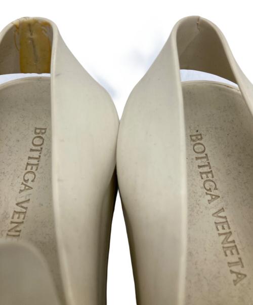 BOTTEGA VENETA（ボッテガベネタ）BOTTEGA VENETA (ボッテガベネタ) パドルサンダル ホワイト サイズ:41の古着・服飾アイテム