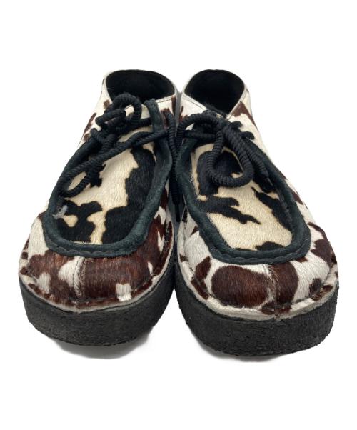 CLARKS（クラークス）CLARKS (クラークス) BRAIN DEAD (ブレインデッド) DESERT NOMAD - COW PRINT アイボリー×ブラウン サイズ: 26cmの古着・服飾アイテム