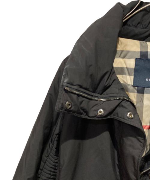 BURBERRY LONDON（バーバリーロンドン）BURBERRY LONDON (バーバリーロンドン) ベルテッドハイネックダウンコート ブラック×ベージュ サイズ:38の古着・服飾アイテム