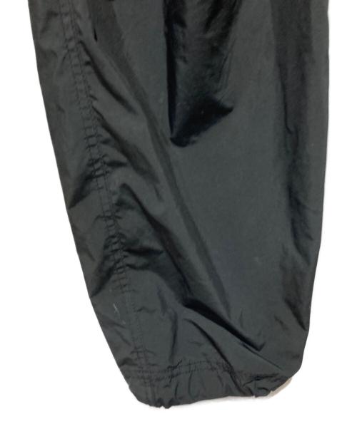and wander（アンドワンダー）and wander (アンドワンダー) oversized cargo pants 2 ブラック サイズ:WSの古着・服飾アイテム