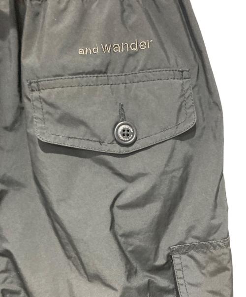 and wander（アンドワンダー）and wander (アンドワンダー) oversized cargo pants 2 ブラック サイズ:WSの古着・服飾アイテム
