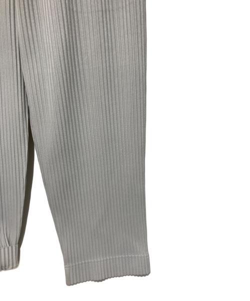 HOMME PLISSE ISSEY MIYAKE（オム プリッセ イッセイ ミヤケ）HOMME PLISSE ISSEY MIYAKE (オム プリッセ イッセイ ミヤケ) プリーツパンツ グレー サイズ:2の古着・服飾アイテム