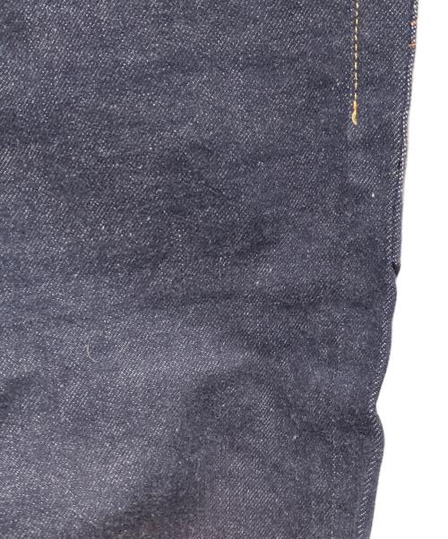 COMME des GARCONS JUNYA WATANABE MAN（コム デ ギャルソン ジュンヤ ワタナベ マン）COMME des GARCONS JUNYA WATANABE MAN (コム デ ギャルソン ジュンヤ ワタナベ マン) LEVI'S (リーバイス) 立体裁断デニムパンツ インディゴ サイズ:Sの古着・服飾アイテム