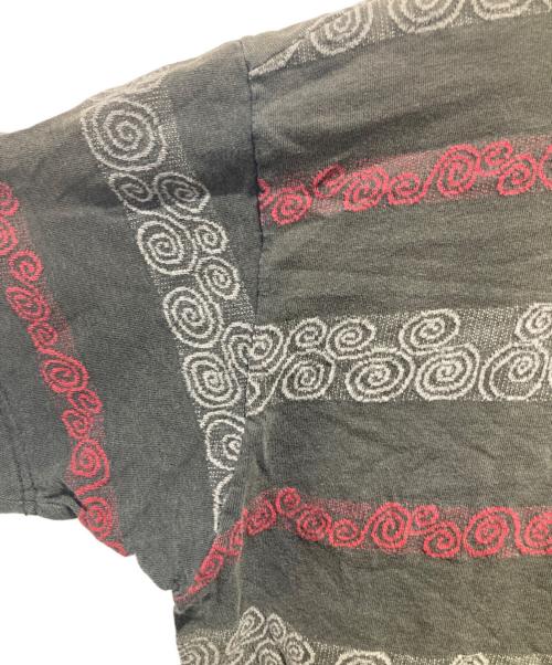 stussy（ステューシー）stussy (ステューシー) 渦巻き 総柄 ジャガード Tシャツ ブラック サイズ:Ｌの古着・服飾アイテム