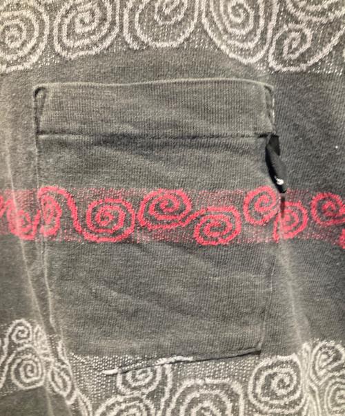 stussy（ステューシー）stussy (ステューシー) 渦巻き 総柄 ジャガード Tシャツ ブラック サイズ:Ｌの古着・服飾アイテム