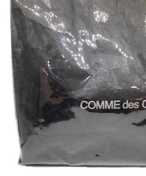 COMME des GARCONS（コムデギャルソン）COMME des GARCONS (コムデギャルソン) PVCペーパーロゴトートバッグ ブラックの古着・服飾アイテム