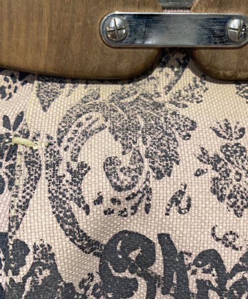 MIU MIU（ミュウミュウ）MIU MIU (ミュウミュウ) BROCADE CANAS FRAME BAG ベージュの古着・服飾アイテム