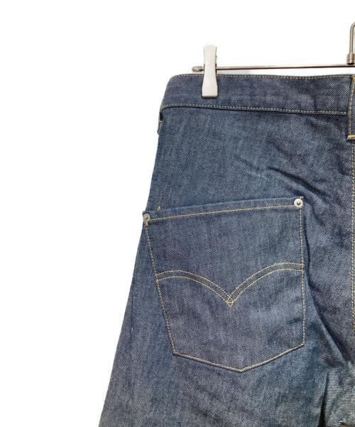 LEVI'S（リーバイス）LEVI'S (リーバイス) 立体裁断デニムパンツ インディゴ サイズ:33の古着・服飾アイテム