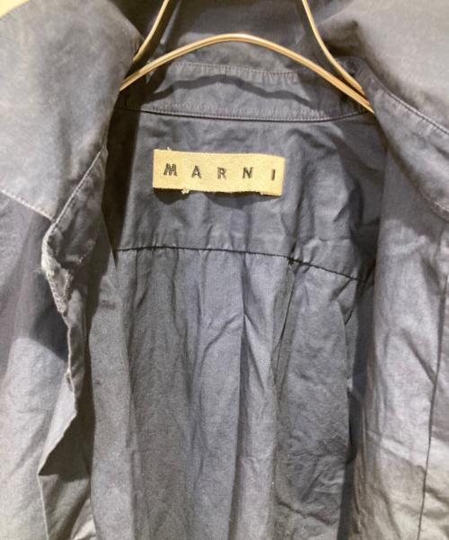 MARNI（マルニ）MARNI (マルニ) ロゴプリントコットンシャツ ネイビー サイズ:46の古着・服飾アイテム