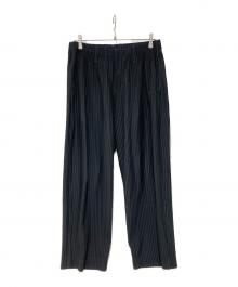 HOMME PLISSE ISSEY MIYAKE（オム プリッセ イッセイ ミヤケ）の古着「ベーシックプリーツパンツ」｜ブラック