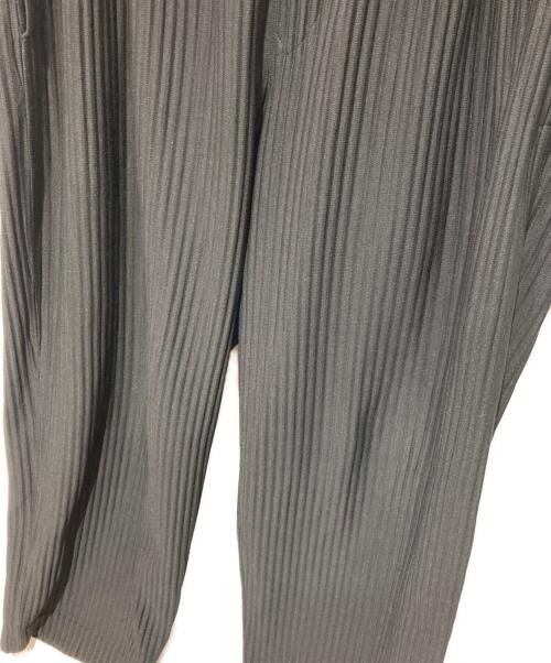 HOMME PLISSE ISSEY MIYAKE（オム プリッセ イッセイ ミヤケ）HOMME PLISSE ISSEY MIYAKE (オム プリッセ イッセイ ミヤケ) ベーシックプリーツパンツ ブラック サイズ:2の古着・服飾アイテム