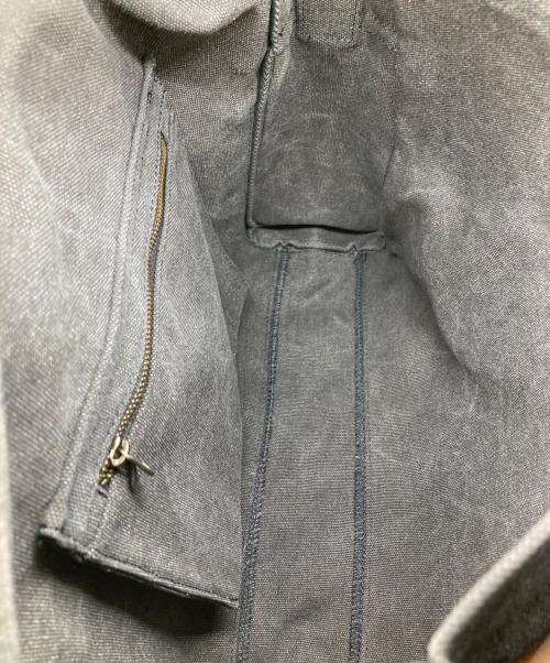 A.P.C.（アーペーセー）A.P.C. (アーペーセー) BESACE RECUPERATION メッセンジャーバッグ グレーの古着・服飾アイテム