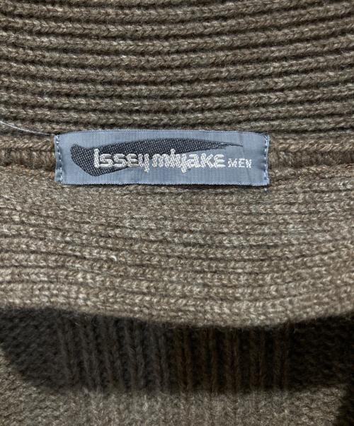 ISSEY MIYAKE MEN（イッセイミヤケメン）ISSEY MIYAKE MEN (イッセイミヤケメン) ショールカラーデザインカーディガン ブラウン サイズ:FREEの古着・服飾アイテム