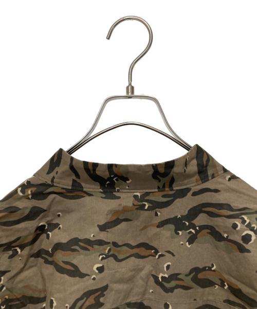UNDERCOVER（アンダーカバー）UNDERCOVER (アンダーカバー) カモフラージュ柄シャツジャケット グリーン サイズ:Ｌの古着・服飾アイテム