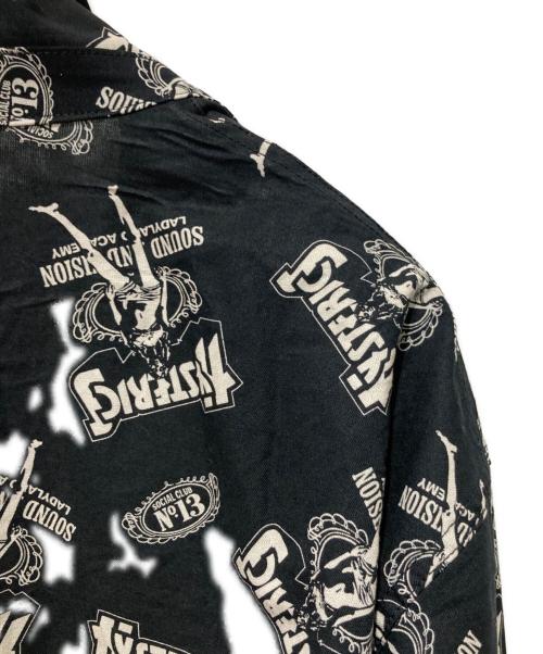 Hysteric Glamour（ヒステリックグラマー）Hysteric Glamour (ヒステリックグラマー) BAD ASS WHISKY柄 フラットカラーシャツ ブラック サイズ:Sの古着・服飾アイテム