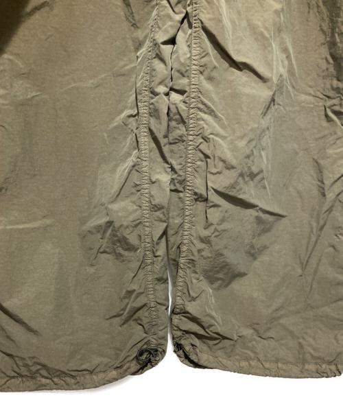 C.P COMPANY（シーピーカンパニー）C.P COMPANY (シーピーカンパニー) FLATT NYLON OVERSIZE PANTS オリーブ サイズ:Mの古着・服飾アイテム