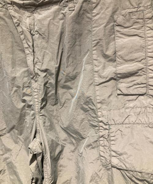 C.P COMPANY（シーピーカンパニー）C.P COMPANY (シーピーカンパニー) FLATT NYLON OVERSIZE PANTS オリーブ サイズ:Mの古着・服飾アイテム