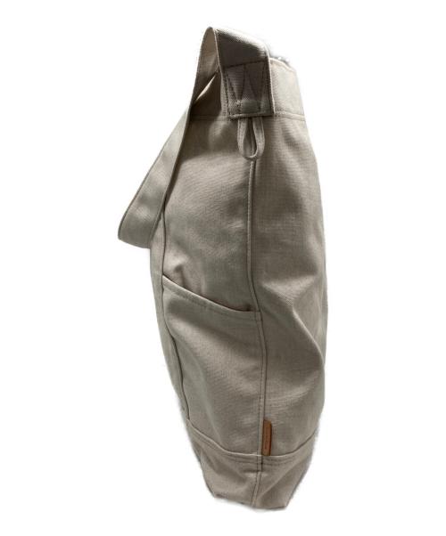 Warenfaus（ワーレンファウス）WARENFAUS (ワーレンファウス) Magazine shoulder ベージュの古着・服飾アイテム