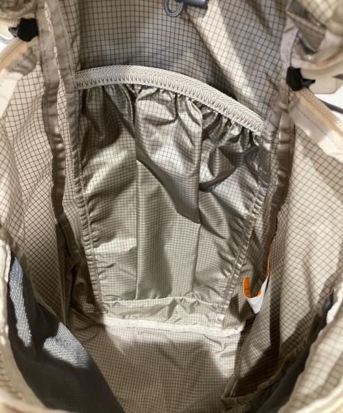 MYSTERY RANCH（ミステリーランチ）MYSTERY RANCH (ミステリーランチ) IN AND OUT18 グレーの古着・服飾アイテム