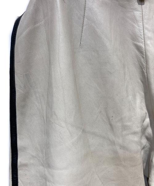 adidas（アディダス）adidas (アディダス) レザトラックーパンツ ベージュ サイズ:Ｌの古着・服飾アイテム