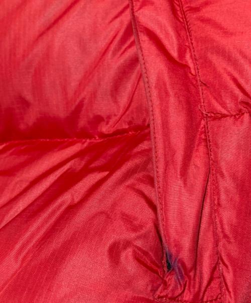 THE NORTH FACE（ザ ノース フェイス）THE NORTH FACE (ザ ノース フェイス) ダウンジャケット ブラック×レッド サイズ:Mの古着・服飾アイテム
