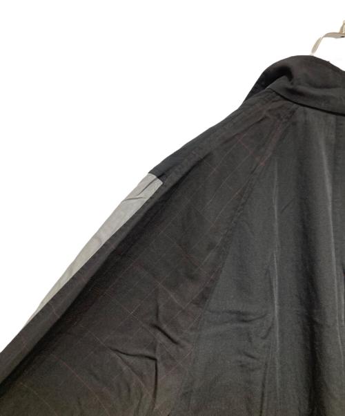 COMME des GARCONS HOMME PLUS（コムデギャルソンオムプリュス）COMME des GARCONS HOMME PLUS (コムデギャルソンオムプリュス) 袖切替コート ブラック サイズ:Mの古着・服飾アイテム
