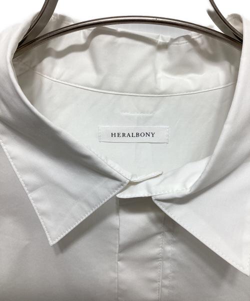 HERALBONY（ヘラルボニー）HERALBONY (ヘラルボニー) スカーフループ付きベーシックシャツ ホワイト サイズ:FREEの古着・服飾アイテム
