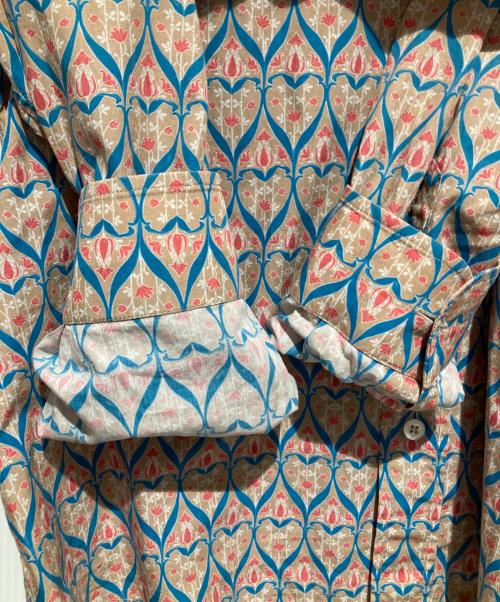 PRADA（プラダ）PRADA (プラダ) 総柄シャツ ベージュ サイズ:37の古着・服飾アイテム