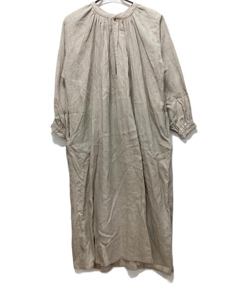 YAECA（ヤエカ）YAECA (ヤエカ) WRITE GATHERED BLOUSE LONG ベージュ サイズ:Ｍの古着・服飾アイテム