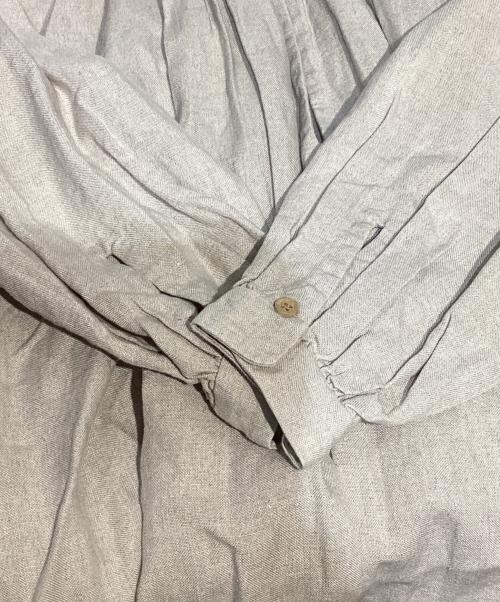 YAECA（ヤエカ）YAECA (ヤエカ) WRITE GATHERED BLOUSE LONG ベージュ サイズ:Ｍの古着・服飾アイテム