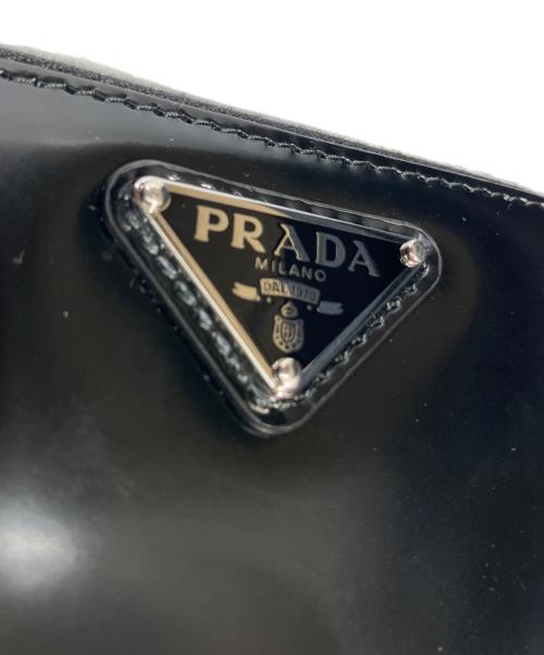 PRADA（プラダ）PRADA (プラダ) ブラッシュレザー ロゴバッグ ブラックの古着・服飾アイテム
