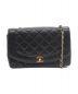 CHANEL（シャネル）の古着「マトラッセフラップチェーンショルダーバッグ」｜ブラック×ゴールド