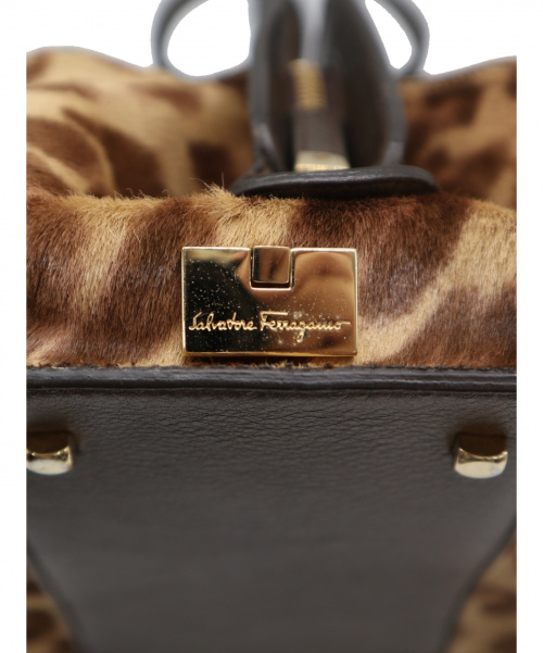 Salvatore Ferragamo（サルヴァトーレ フェラガモ）Salvatore Ferragamo (サルヴァトーレフェラガモ) レオパードハラコハンドバッグ ベージュ×ブラウンの古着・服飾アイテム