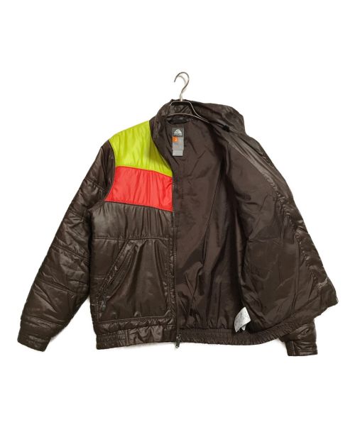 NIKE ACG（ナイキエーシージー）NIKE ACG (ナイキエージーシー) パデットジャケット ブラウン×レッド サイズ:Mの古着・服飾アイテム