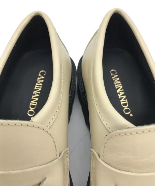 Caminando（カミナンド）Caminando (カミナンド) COIN LOAFERS アイボリー サイズ:SIZE 5の古着・服飾アイテム