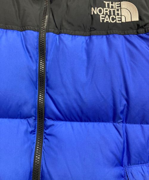 THE NORTH FACE（ザ ノース フェイス）THE NORTH FACE (ザ ノース フェイス) ヌプシダウンジャケット ブラック×ブルー サイズ:Mの古着・服飾アイテム