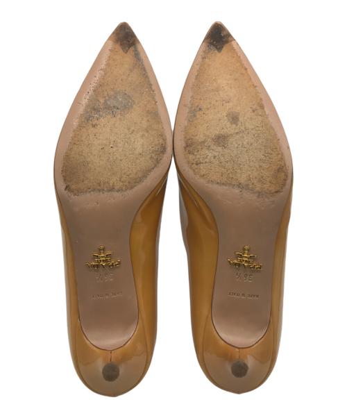 PRADA（プラダ）PRADA (プラダ) ポインテッドトゥパンプス ベージュ サイズ:36　1/2の古着・服飾アイテム