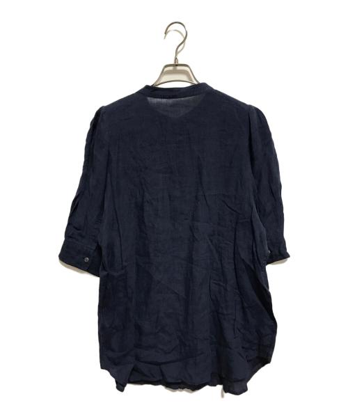23区（ニジュウサンク）23区 (ニジュウサンク) LIBECO リネン パフスリーブ ブラウス ネイビー サイズ:SIZE 46の古着・服飾アイテム