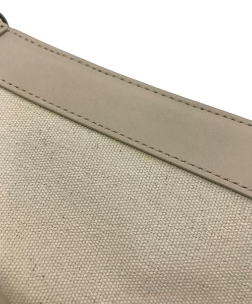 HEREU（ヘリュー）HEREU (ヘリュー) DELTA アイボリーの古着・服飾アイテム